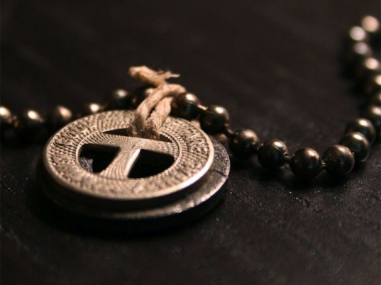 Hanger 3, subway tokens, fashion, necklace, vintage accessories, recycled materials, rapid transit, Dustin Wood, ecouterre