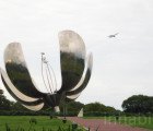 Floralis Generica is a Giant Metal Flower That Blooms Daily in Buenos Aires