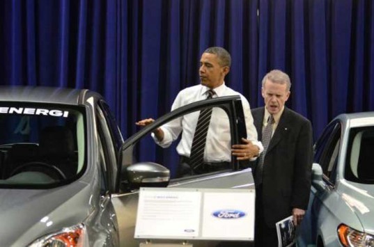 president obama, obama auto show, obama automobile, obama vehicle, obama ford, obama clean energy, obama transportation, obama dc auto show, obama visits auto show, washington dc, dc auto show, ford c-max energi, ford energi, obama ford, obama auto industry, obama auto industry bailout