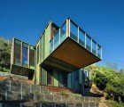 Cantilevered 2-Toned Treehouse Disappears into a Forest in Australia