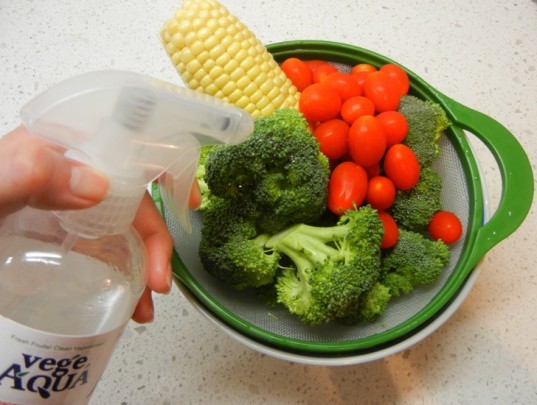 vege aqua, fruit wash, vegetable wash, inhabitat review, fruit and veggie wash, fruit rinse, clean vegetables, e coli, bacteria on fruits, wash produce, produce wash 