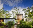Storrs Road Is a Sustainable Home on the Site of a Former Orchard in Queensland