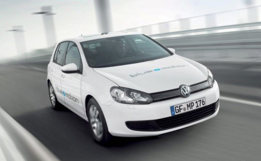 Audi, CO2 emissions, electric cars, 2013 VW Jetta Hybird, VW blue-e-motion Golf, green production facility, green transportation, hybrid vehicles, plug-in hybrid vehicle, Think Blue Campaign, Volkswagen