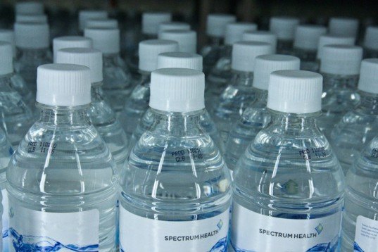 Bottled Water, water bottle, water, H20, college campuses, college, universities, Harvard, Brown University, Dartmouth, plastic bottle ban, Humboldt State University, Ban the Bottle,