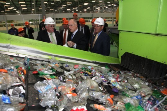 recycling, carbonLITE, Jerry Brown, plastic recycling, PET, PET bottles, plastic bottles, California, Riverside, Nestle, PepsiCo
