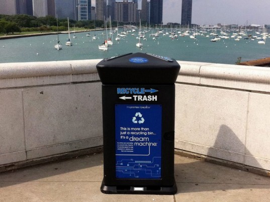Chicago, politics, recycling, free green cans, joe moreno, alderman, Rahm Emmanuel, Mayor, 1st Ward, eco, green, sustainable