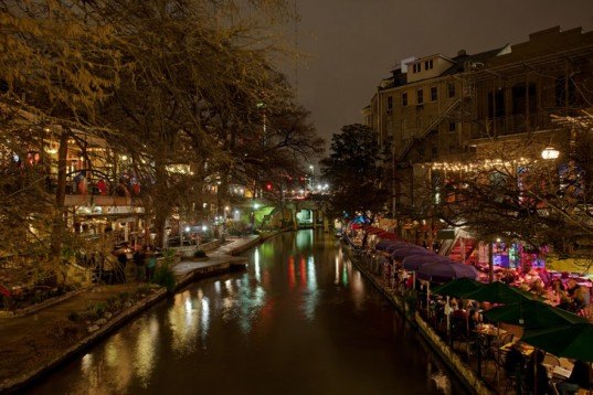night walk, city walk, eco walk, nighttime walk, walking around at night