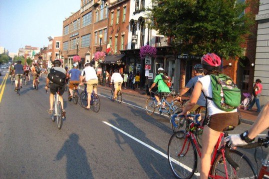 Washington DC, critical mass, cycling, bikes, urban cycling, bicycles, biking