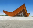 Ultra-Modern Triple V Gallery Juts From the Landscape in Three Sharp Points