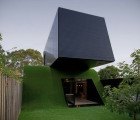 Andrew Maynard Renovates a Modern Melbourne Home With a Giant Grassy Hill!