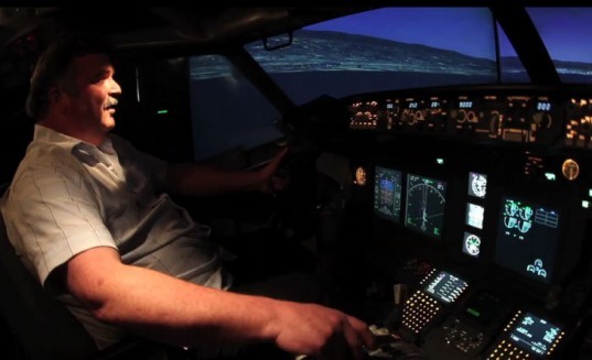 recycled boeing, boeing 737 designs, in home flight simulator, diy flight simulator, man build flight simulator, recycled airplanes, recycled airplane designs