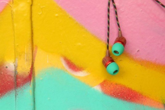 Smile Jamaica earbuds smile jamaica earbuds, the house of marley, green gadgets, green electronics, 1 Love, 1love.org
