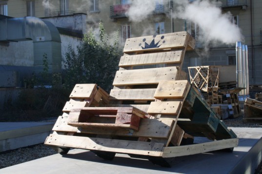 Izmo, 80*120 self-build workshop, shipping pallet furniture, street furniture urban design, eco furniture, outdoor eco furniture, Di pallet In the pallet, design build furniture, design build programs