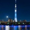 100,000 Solar-Powered LEDs Flow Down the Sumida River in Tokyo