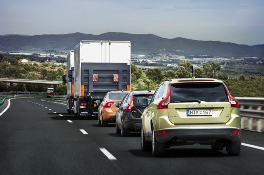 automotive, green transportation, Volvo, Volvo V60, Volvo S60, Volvo XC60, Volvo SARTRE Project, automated driving, automatic cars