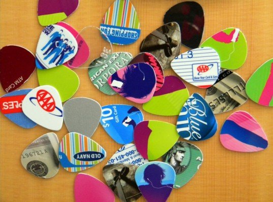 Credit Card Guitar Picks by KitschTwentyTwo KitschTwentyTwo, guitar pick punch, recycled materials, recycle credit cards, mtv brazil, loducca, sustainable design, green design, recycled guitar picks, diy guitar picks