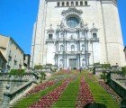PICS: 1000s of Flowers Fill Spanish City Streets for Girona’s Colorful Springtime Festival