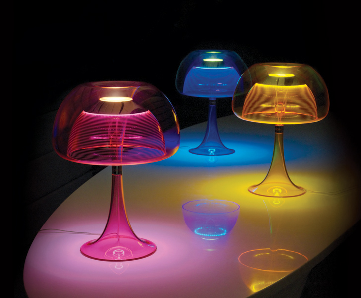 QisDesign’s Aurelia LED Lamp Looks Like a Mesmerizing Underwater Jellyfish!
