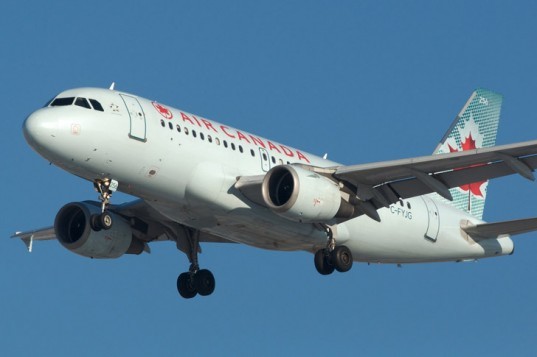 green design, eco design, sustainable design, biofuel, commercial biofuel flight, Air Canada, Rio +2- Conference, recycled cooking oil, green transportation