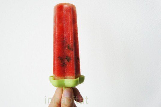 Strawberry Popsicle Recipe, strawberry popsicle, healthy popsicle, diy popsicle, how to popsicle instructions, yummy popsicle, popsicle ideas, tovolo molds, cool popsicle molds