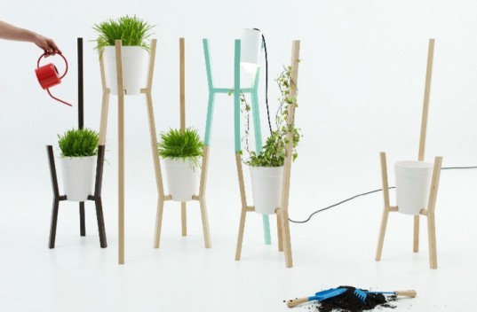 Roots gardens, modular systems, MUT design, MUT, Alberto Sanchez, vertical garden, porcelain pots, customizable furniture, customizable decor, home decor, indoor garden, modular vertical system, garden system, modular garden system, traditional trellises, garden trellises, beech wood