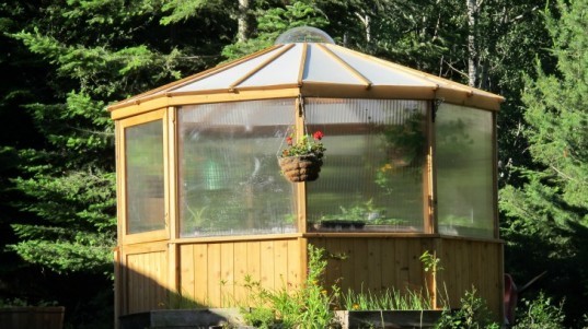yurts, sustainable yurts, build your own green home, green homes, diy yurt, how to build a yurt, mandala homes, eco homes, low energy homes, round homes, energy star homes, eco yurts, building green, green design, eco architecture, rachel ross