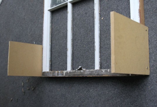eco DIY, DIY, repurposing, old windows, outdoor planter, gardening, eco crafts, plants and flowers, container gardens, gardens, indoor planting, indoor garden