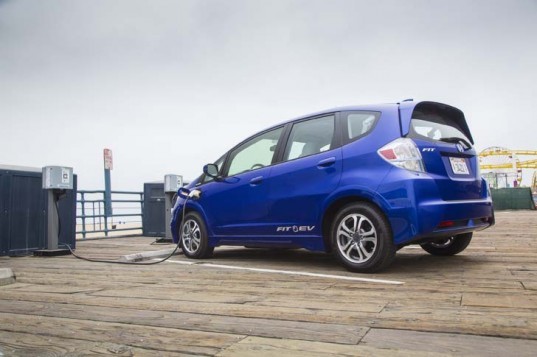 electric cars, lithium-ion battery, battery technology, Ford Focus Electric, Honda Fit EV, Nissan Leaf, green car, green transportation, batteries, electric car,electric charging,