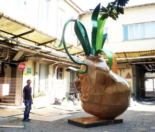 Cartasia, cardboard and paper art competition, Lucca, Italy, artist Mykl Wells, Chimera, cardboard art, recycle art, nature inspired art