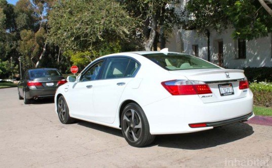 Honda, Honda Accord, Honda Accord PHEV, plug-in hybrid, hybrid car, Honda hybrid, green transportation, Honda review, green car, lithium-ion battery, electric car