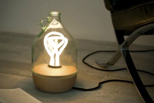 Lucirmas Tom Allen Dama Lucirmas, Tom Allen, Dama, table lamp, handmade lamps, Plumen, Plumen 001 light bulb, low energy light bulbs, recycled wine vessels, recycled glass bottles