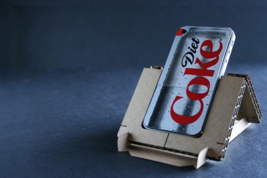 iPhone skins, recycled boxes, recycled cardboard, cardboard iPhone skin, iPhone, Robert Magno