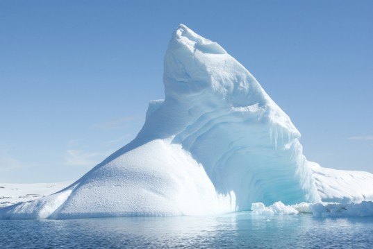arctic summer sea ice, arctic ice, cryosat-2, European space agency, ESA, arctic ocean, summer ice, university college of london, us national snow and ice data center, arctic sea ice, shell, shell oil exploration, rogue iceberg, arctic exploration campaign, gulf of mexico disaster, offshore drilling