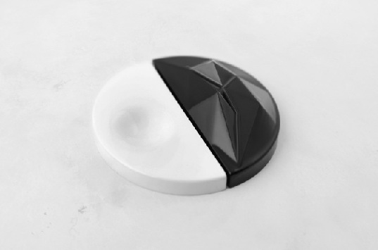 half, half toilet flush, water saving toilet, green design, eco design, sustainable design, jon liow, water savings
