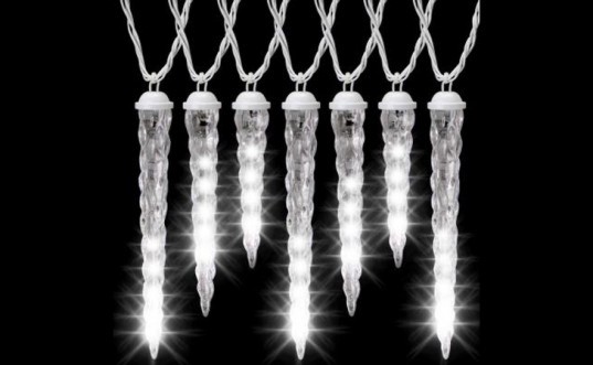 Lightshow, LED Icicle Holiday Lights, led christmas lights, led holiday lights, led lights, light emitting diode, sustainable lighting, energy-efficient lighting, green lighting, green holidays, sustainable holidays, LED light strands, green christmas,