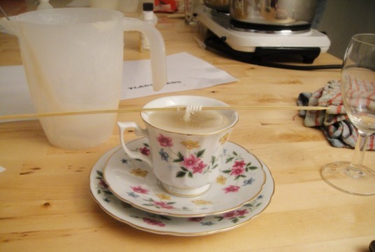 DIY teacup candle, teacup candle how-to, tea cup candles