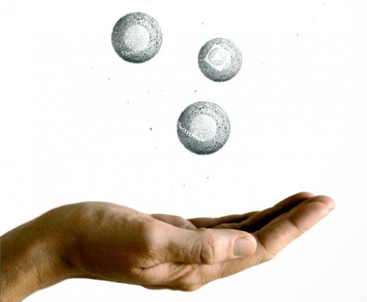 Aeroball Floating Air Purifier by Jan Ankeirsztjan, aeroball, floating air purifier, purify air, jan ankeirsztjan, electrolux design lab, air quality, sustainable design, green design, air freshener