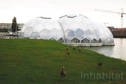 Floating Pavilion, Rijnhaven, Rotterdam Climate Proof, Deltasync and PublicDomain Architects, bubbles, half-spheres, floating architecture, Rotterdam, Dutch design, The Netherlands, Ana Lisa Alperovich, Architecture, Daylighting, Water Issues, Urban design, global warming, Floating Houses, energy efficiency,