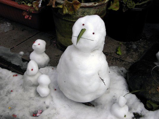 reen design, eco design, sustainable design, Environmetal Agency, flood prevention, Roy Stokes, Dr. Sim Reaney, University of Dunham, packed snow flood prevention, snowman flood prevention