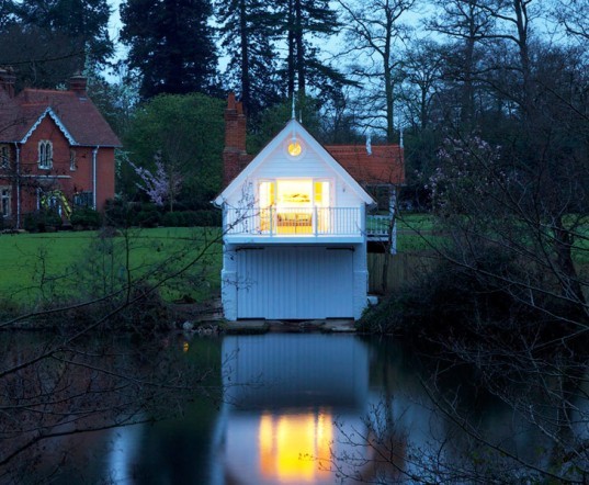 alex cochrane architects, green renovation, eco restoration, victorian boathouse, timber balcony, sustainable design, green architecture