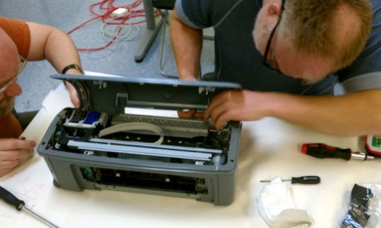 diy bioprinter, instructables, patrik, e.coli. biocurious logo, inkjet, hp, glow