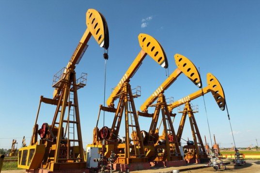 oil production, carbon emissions, saudi arabia, deepwater horizon, world's largest oil producer, iea