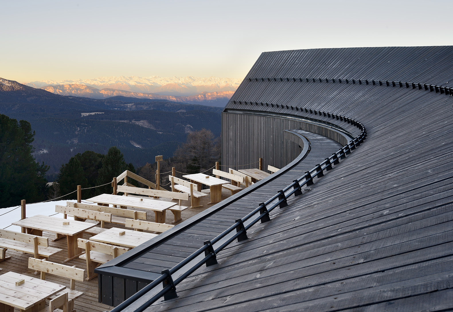 Oberholz, Oberholz Mountain Hut, Oberholz Mountain Hut by Peter Pichler and Pavol Mikolajcak, Peter Pichler, Peter Pichler Architecture, Pavol Mikolajcak, Obereggen, Obereggen ski resort, Italy, Dolomites, mountain, mountains, mountain hut, mountain huts, hut, huts, restaurant, restaurants, bar, bars, cantilevered, tree, fallen tree, nature, wood, spruce, larch, oak, architecture, design