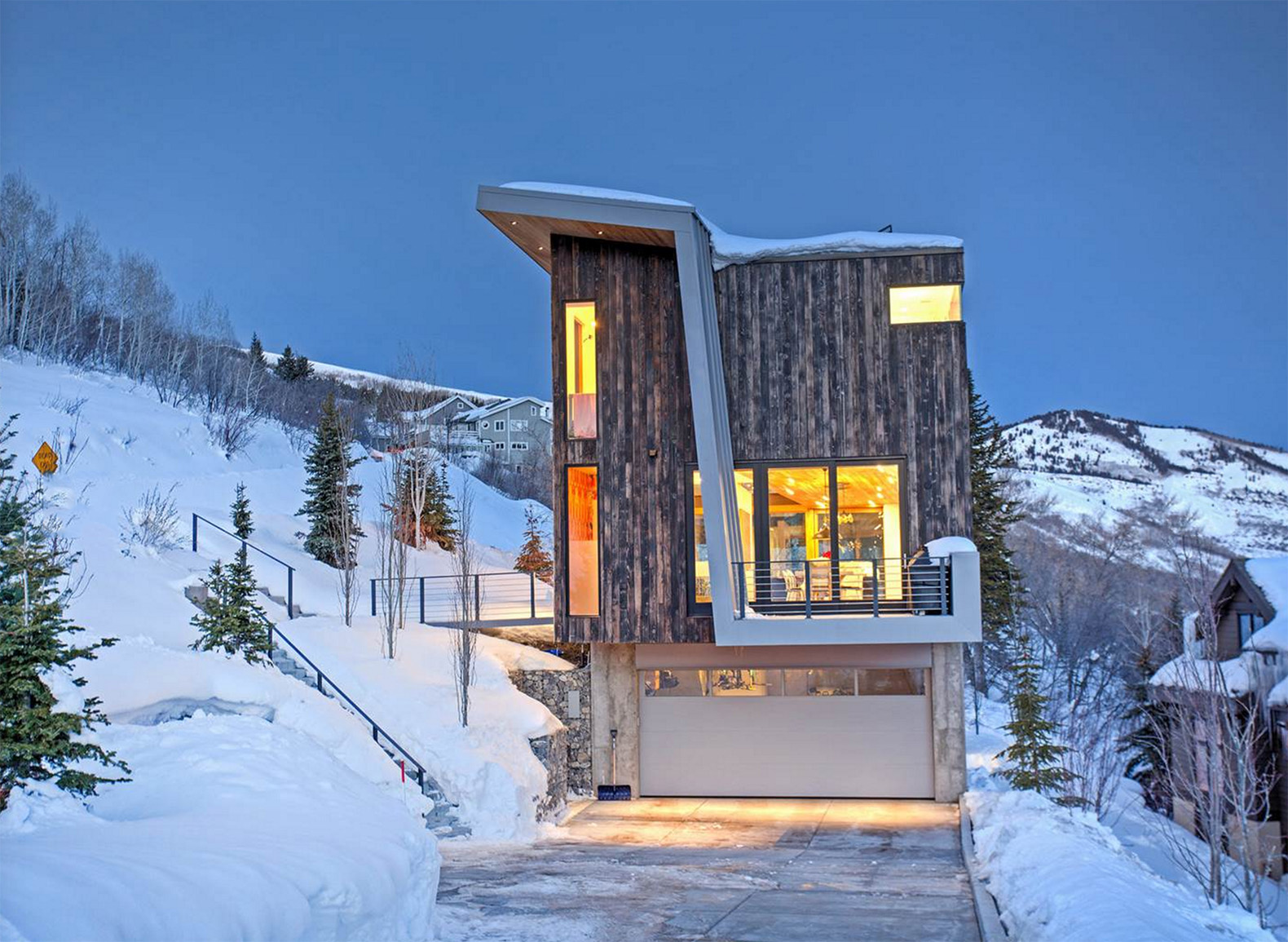 LED lighting, low impact, small footprint, Sho-Sugi-Ban cedar, Axis Architects, Benchmark Modern, cedar cladding, solar gain, Rossie Hill, Park City, solar passive house, smart home, green home, cedar cladding,