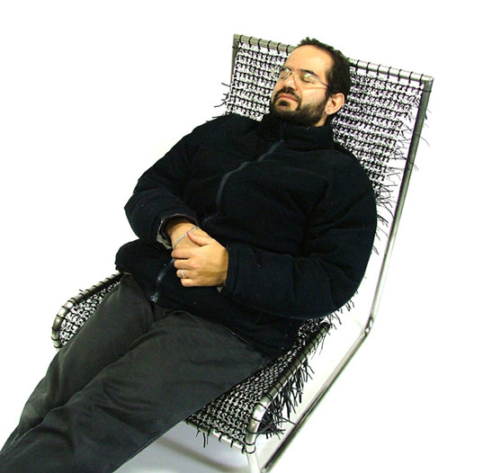 A La Lata Lazy Chair, A La Lata, recycled can chair, recyclable chair, Carlos Alberto Montana Hoyos, Aluminum pulltab chair'