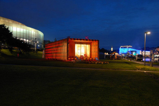 pallet haus, pallet house, modular house, modular, prefabricated, affordable, energy efficient, low income housing, design for disaster, recycled materials, recycled building materials, sustainable building, eco design, green design