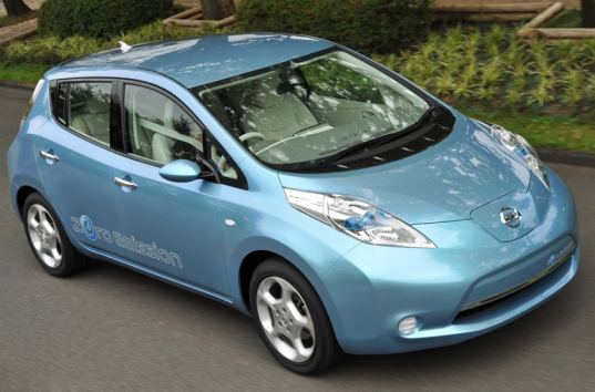 sustainable design, green design, nissan leaf, green transportation, nissan leaf battery pack, electric vehicle, electric car, green car, sustainable transportation