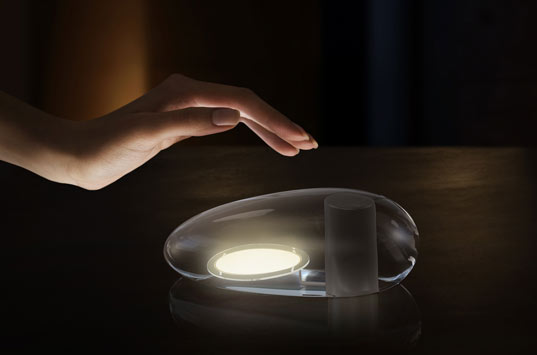 philips, lumiblade, oled, lighting, energy, efficient, mirror, pholed, mirrorwall, reflection, electricity, eco, green, sustainable