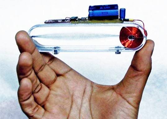 Windbelt, humdinger, sustainable design, green design, wind turbine, social design, humanitarian design, design for developing nations, renewable energy, wind powe