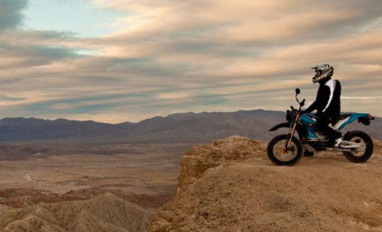 Motorcycle, motocross, bike, electric, speed, vehicle, Chicago, clean energy, CCEA, noise pollution, lithium, zero s, performance, battery, charging, eco, green, sustainable, design
